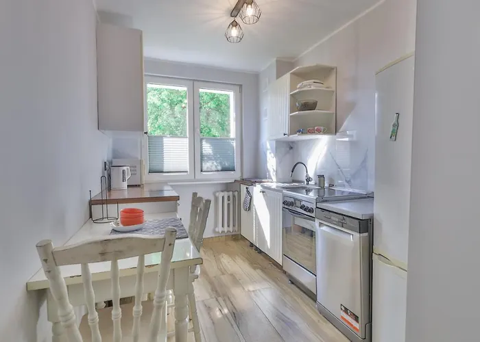 Redlowska Przystan - Plaza, Las, Miasto, Fiesta Apartment